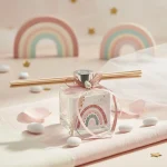 Mărturie botez fetiță – odorizant cameră cu curcubeu pastel și panglică roz