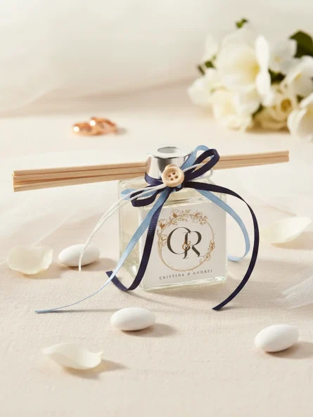 Mărturie nuntă – odorizant cameră personalizat cu monogramă și panglică bleumarin