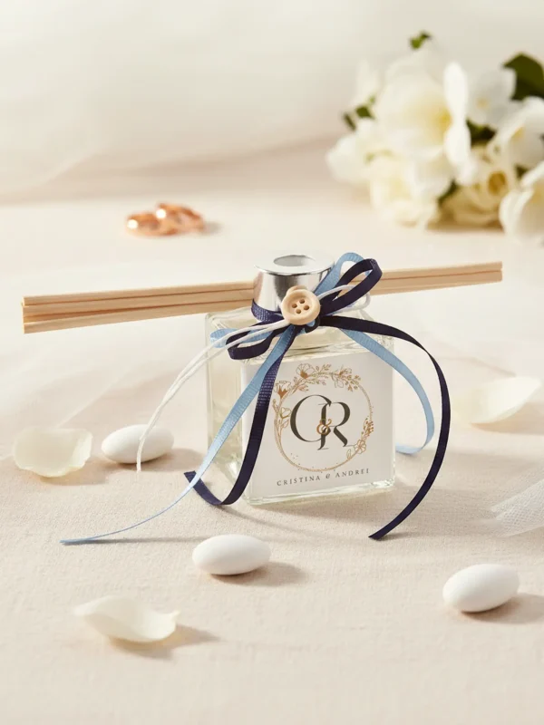 Mărturie nuntă – odorizant cameră personalizat cu monogramă și panglică bleumarin