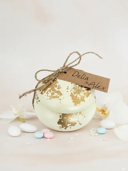 Marturie macaron aurie handmade cu bomboane